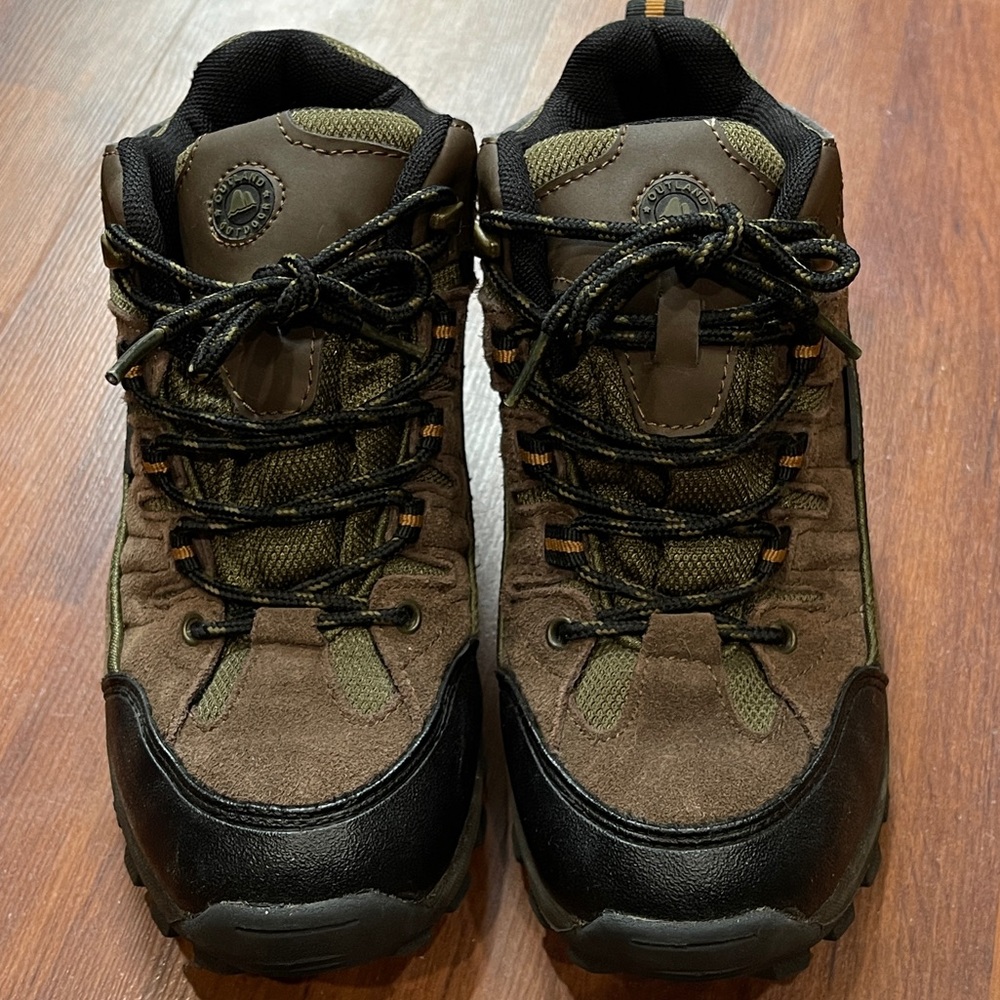 🥾Outland Outdoor brown hiking boots Size 4M Youth
